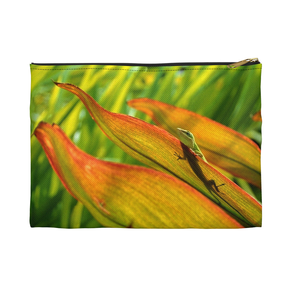 Front view of the small 8.5 x 6 inch pouch with sunlit gecko design and black zipper.