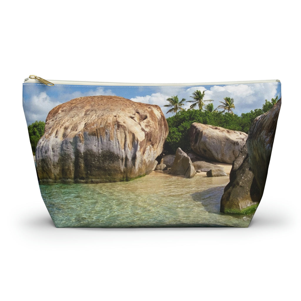 Front view of the large 12.5 x 7.25 x 3.25 inch kit bag with calm turquoise water design and white zipper.